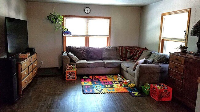 Foto del edificio - 1040 Cedar St