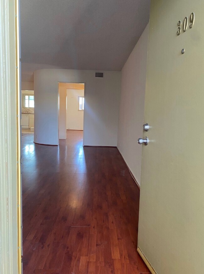 Building Photo - 8170 Redlands St