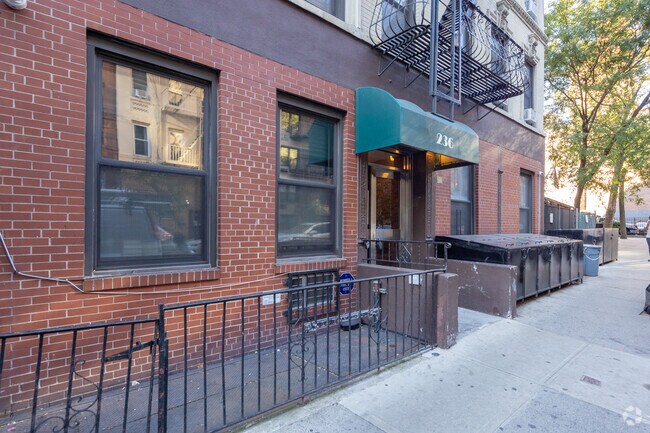 Building Photo - 236 E 28th St