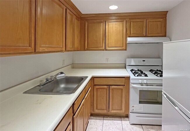 Foto del edificio - 84-70-84129 129th St