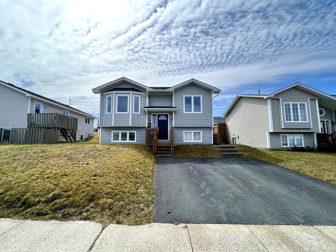Primary Photo - 27 Burry Port St