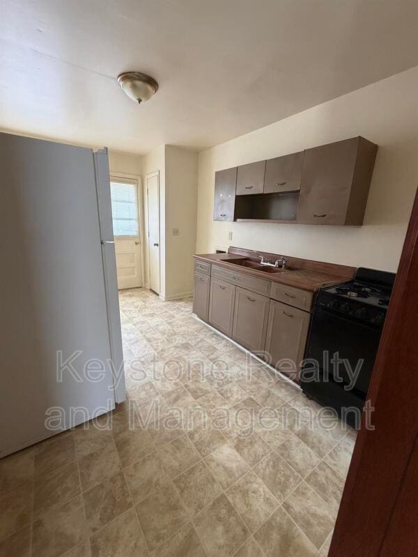 Foto del edificio - 315 Crestview Dr