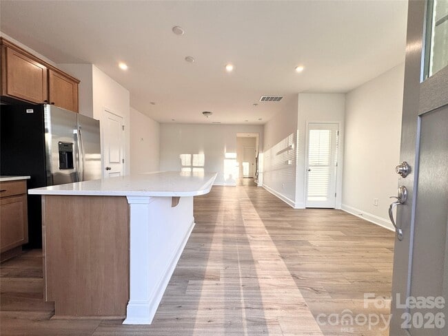 Building Photo - 2954 Clyde Dr