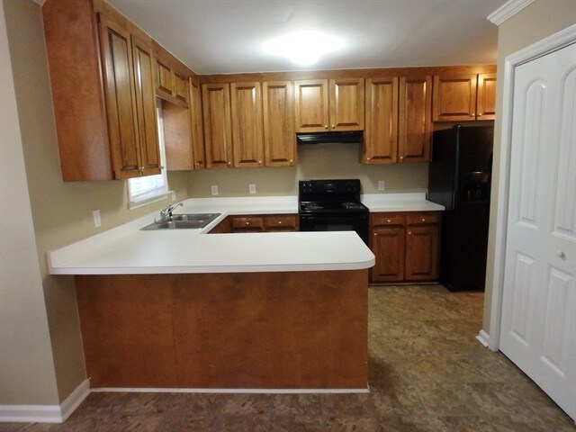 Building Photo - 1554 Middle Ridge Drive
