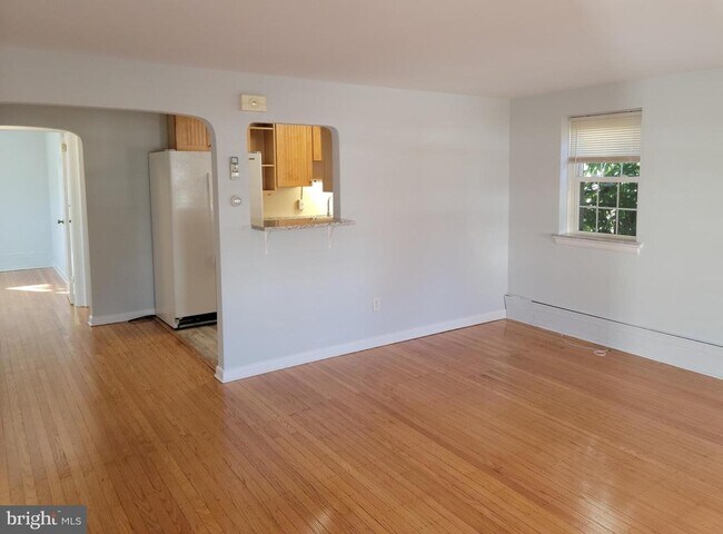 Foto del edificio - 230 N Essex Ave