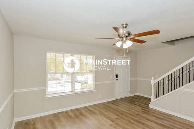 Building Photo - 2 Bedroom Pet-Friendly Home in La Vergne, TN with Main Street Renewal