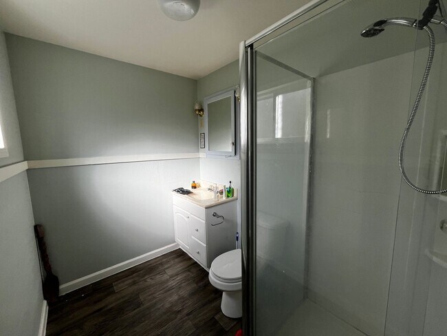 Foto del edificio - 5 Bedroom 2 Bath House in York Neighborhood