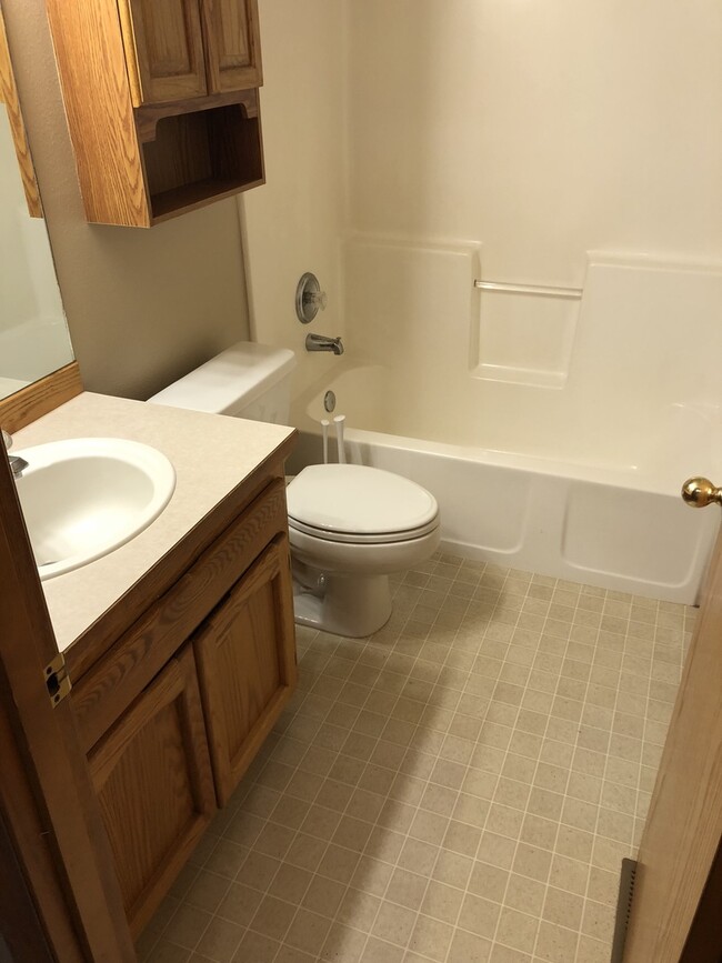 Building Photo - 2825 SW Volcano Ct