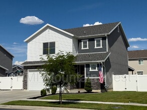 Building Photo - 3565 Water Lilly Ln