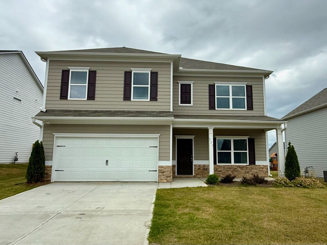 Foto principal - Beautiful New Home in Sought After Neighbo...