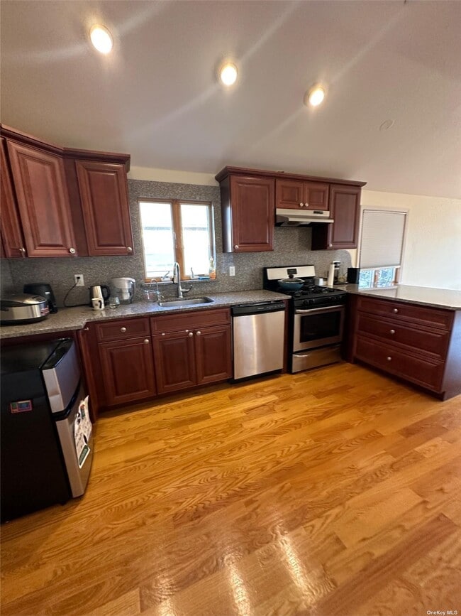 Building Photo - 149-47 17th Rd