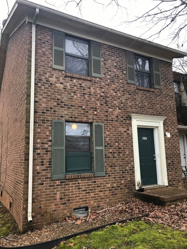 Primary Photo - 1717 Huntwood St