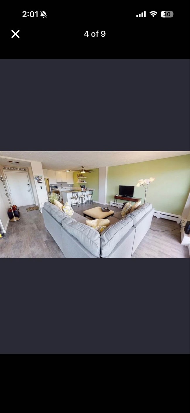 Building Photo - 11811 Lake Ave