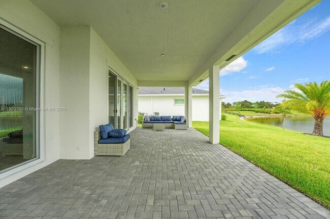 Foto del edificio - 601 Hookline Cir