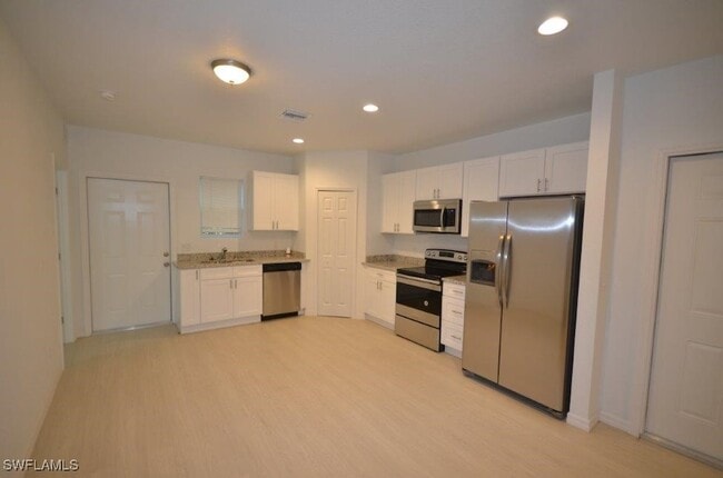 Foto del edificio - 3312 Armstrong Ct
