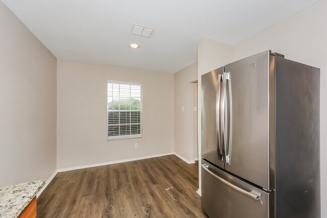 Foto del edificio - 1329 Castle Ridge Rd