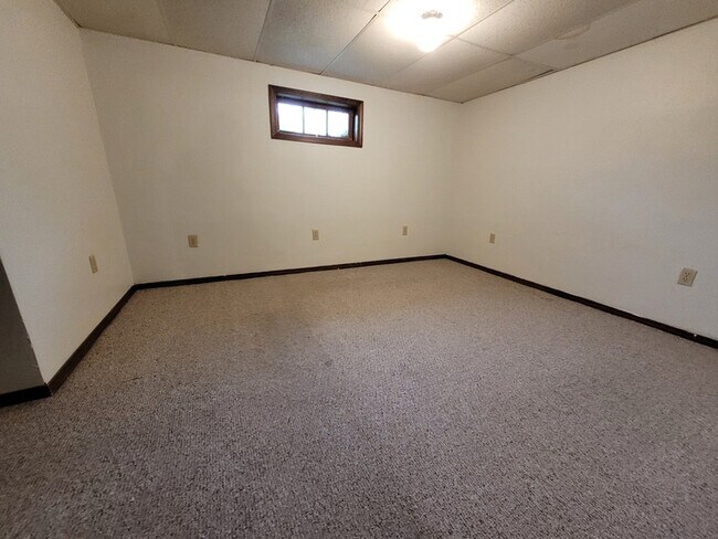 Foto del edificio - 1858 Deckner Ave