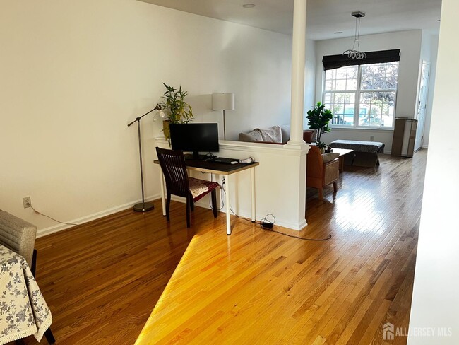 Foto del edificio - 2436 Canterbury Ln