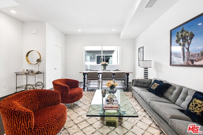 Foto del edificio - 8412 Blackburn Ave