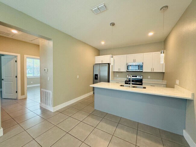 Building Photo - STUNNING, 3 Bedroom, 2 Bathroom Home in Ki...