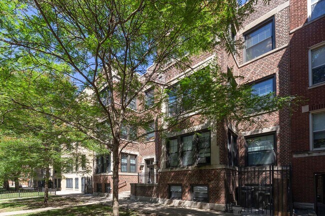 Exterior del edificio - 5229 S. Drexel Avenue