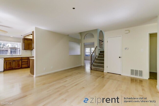 Building Photo - 55 Bayport Ct