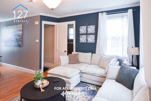 Photo - Spacious 4-Bedroom Residence in a Prime Location! House