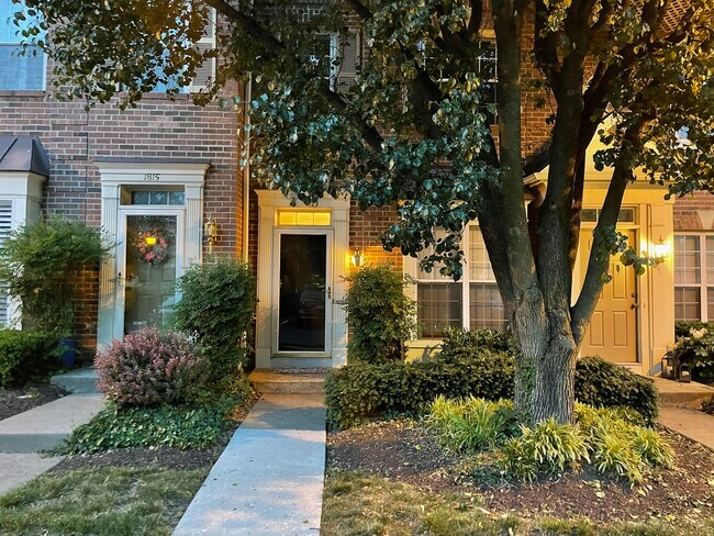 Front - 1813 Kenwood Ave