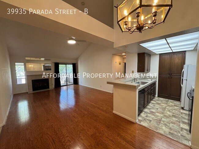 Building Photo - 39935 Parada St