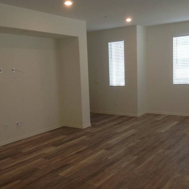 Building Photo - 14504 Normandie Ave