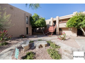 Building Photo - 3131 W Cochise Dr