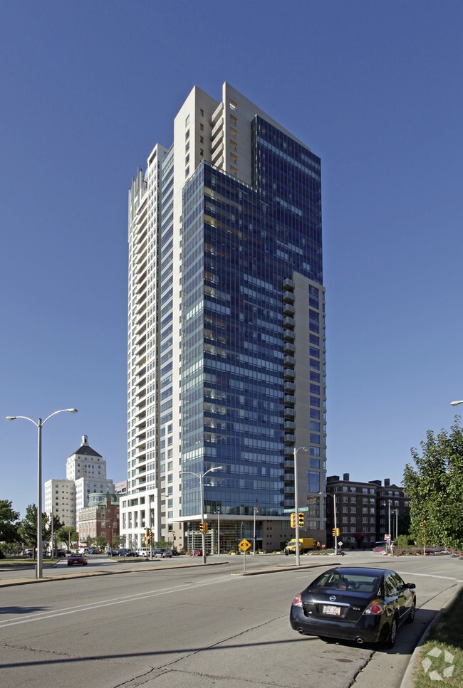 Kilbourn Tower Rentals Milwaukee, WI