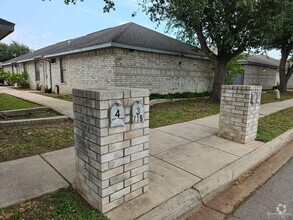 Building Photo - 716 Quail Ave