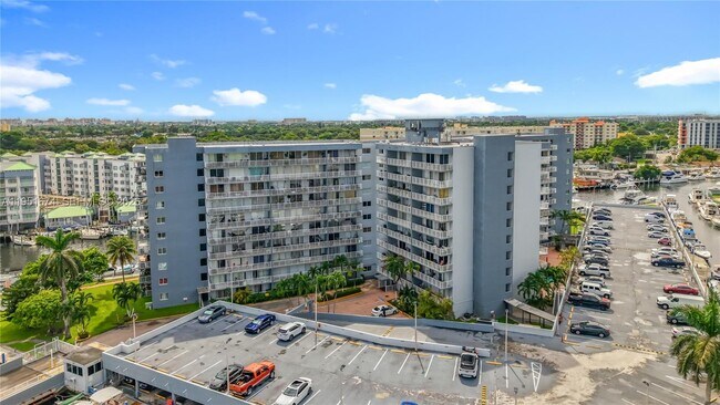 Foto del edificio - 1800 NW 24th Ave