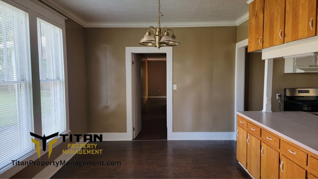 Building Photo - 3b/2b house in downtown Benton