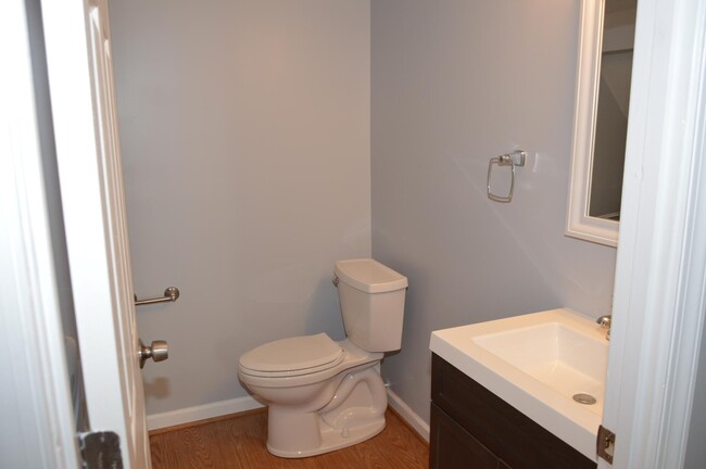 Building Photo - 9852 Brookridge Ct