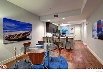 Foto principal - 6001 Carlton Way