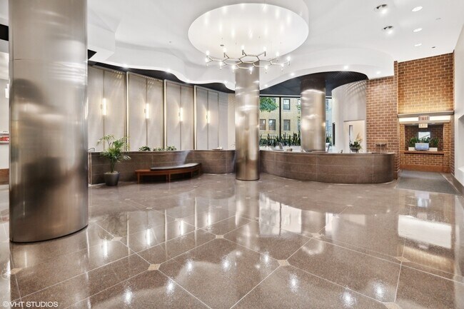 Foto del edificio - 3660 N Lake Shore Dr