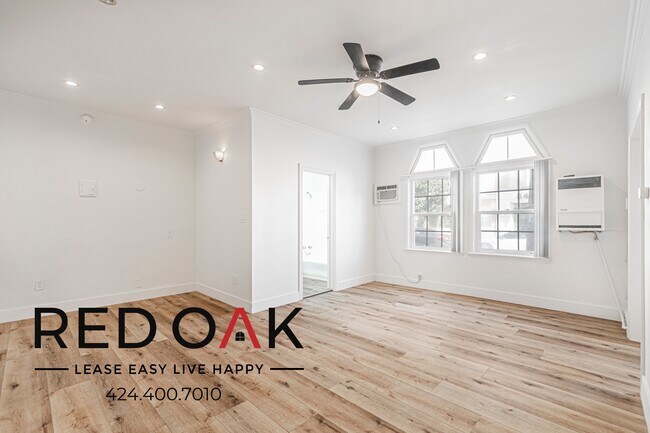 Building Photo - 861 Fedora St