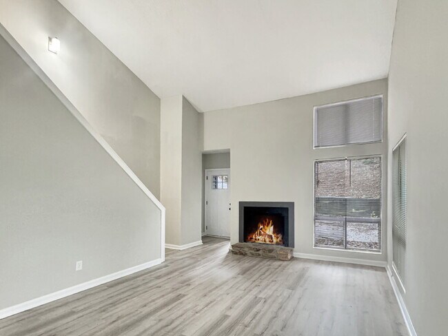 Foto del edificio - North Hall Duplex Available