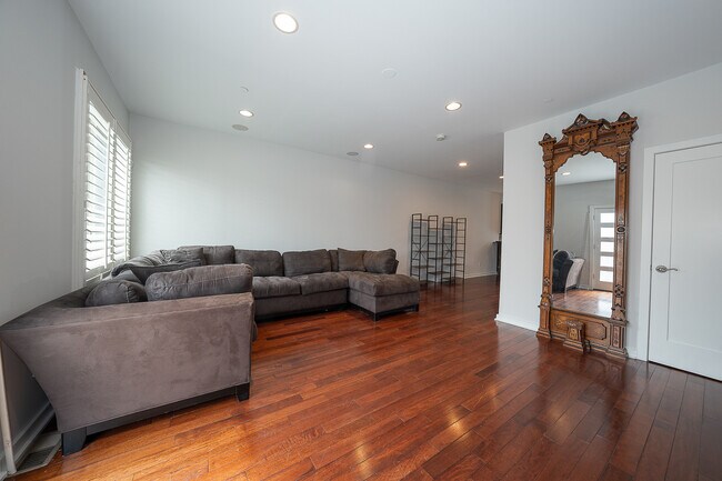 Foto del edificio - 601 Poplar St