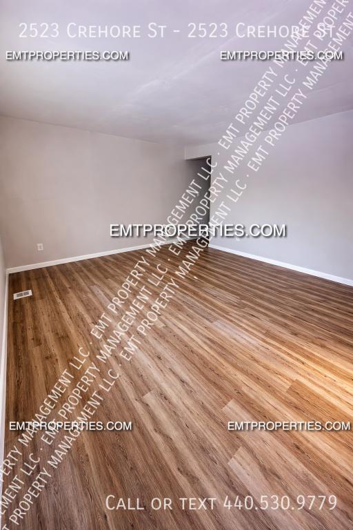 Building Photo - 2523 Crehore St