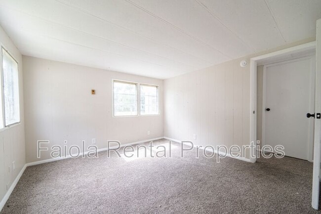 Building Photo - 36 Hale Ave