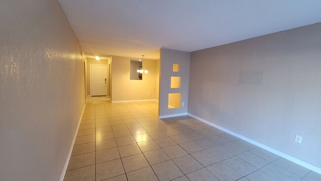 Foto del edificio - First Floor 1 Bedroom, 1 Bathroom Condo in...