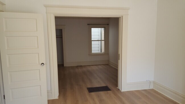 Building Photo - 445 4th Ave