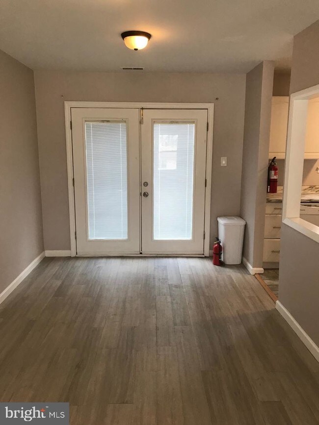 Foto del edificio - 14 Pear Ave