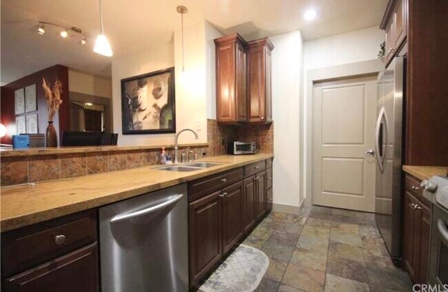 Building Photo - 24505 Town Center Dr