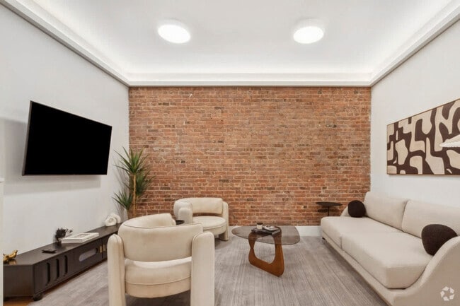 Building Photo - 125 E 83rd St