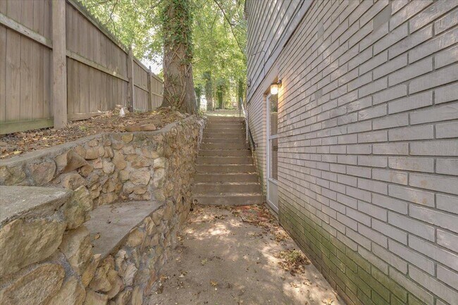 Foto del edificio - 1236 Laurel St SE