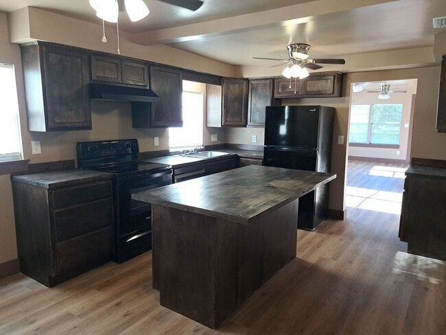 Foto del edificio - 523 E 8th St